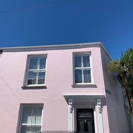 Luxurious Cottage In The Heart Of Falmouth Exterior photo