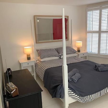 Luxurious Cottage In The Heart Of Falmouth Exterior photo