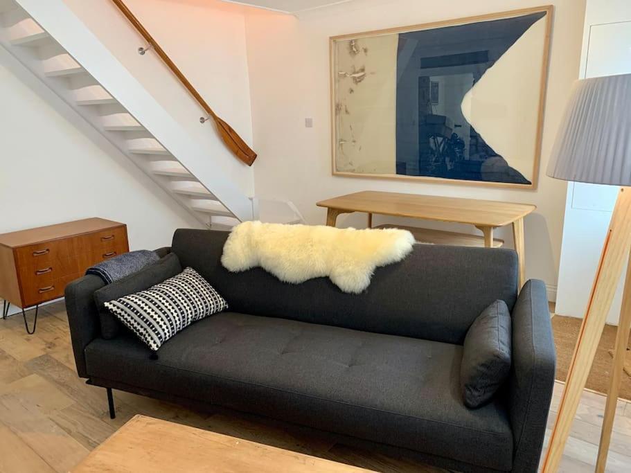 Luxurious Cottage In The Heart Of Falmouth Exterior photo